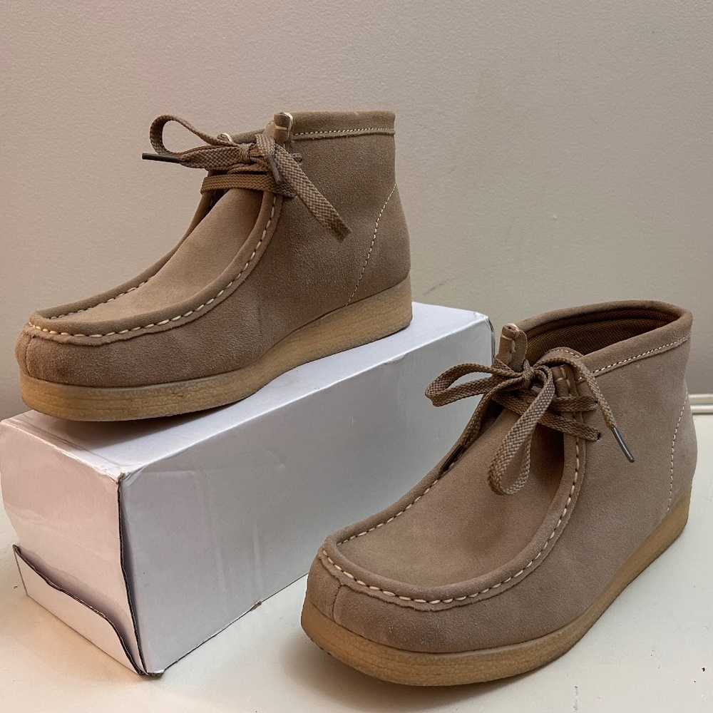 Nude Tan Mountain Creek Wally Suede Leather Comfort Shoes Sz 5M